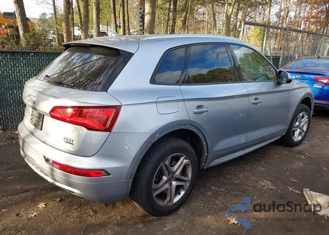 2018 Audi Q5 2.0T Premium/2.0T Tech Premium z USA, uszkodzony, nr VIN WA1ANAFY7J2169313